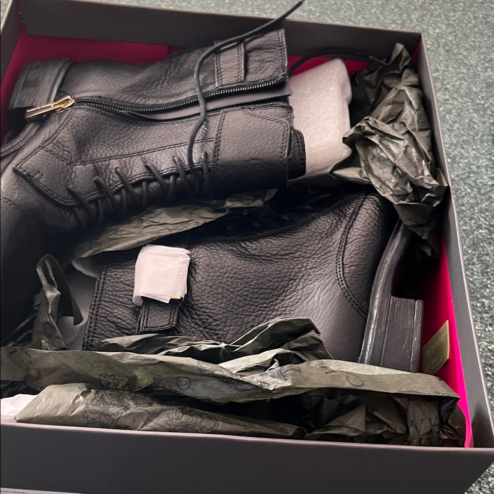 NIB Women’s Vince Camuto Taryn boots
